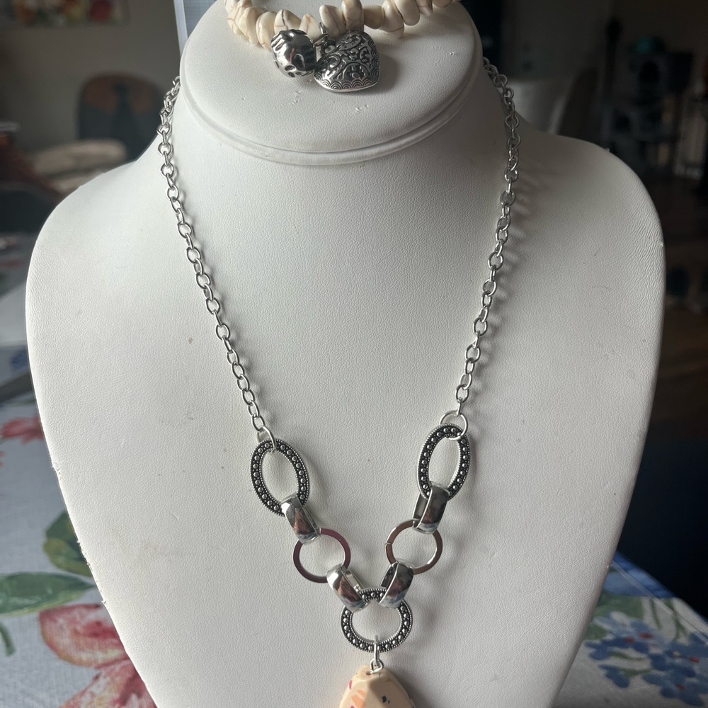 Silver and Cream Necklace and Bracelet Set